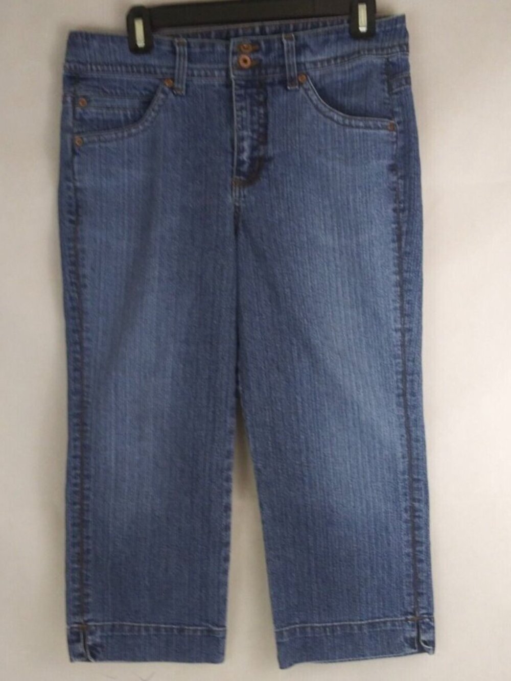 Bandolinoblu Women's Distressed Double Button Low Rise Capri Jeans Size 30x23